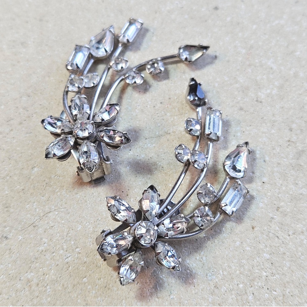 Vtg Silver Tone Rhinestone Floral Spray Clip On Ear Cuff‎ Climber Earrings